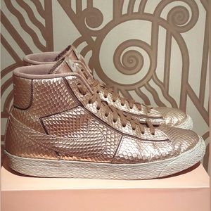 Nike Blazer Mid Cut Sneaker Bronze embossed Snake . Great condition! Size 8